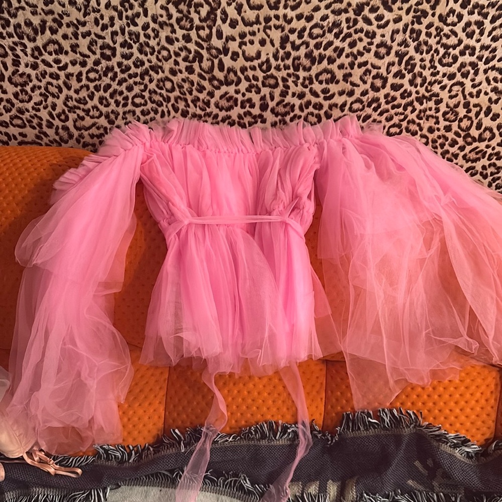 Beautiful off the shoulder bubble gum pink paradise!